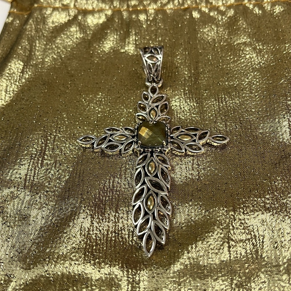 Beautiful Angela by John Hardy Sterling Silver and 14K Gold Labradorite Cross
